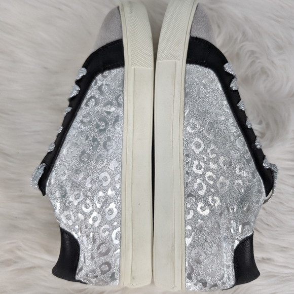 Camel Toes NWOT suede leather and silver leopard sneakers, women's size 6, grey - Picture 7 of 9